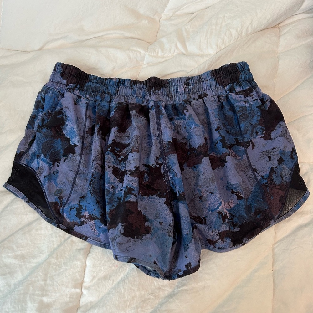 Lululemon Hotty Hot Shorts 2.5 Inch Size 8